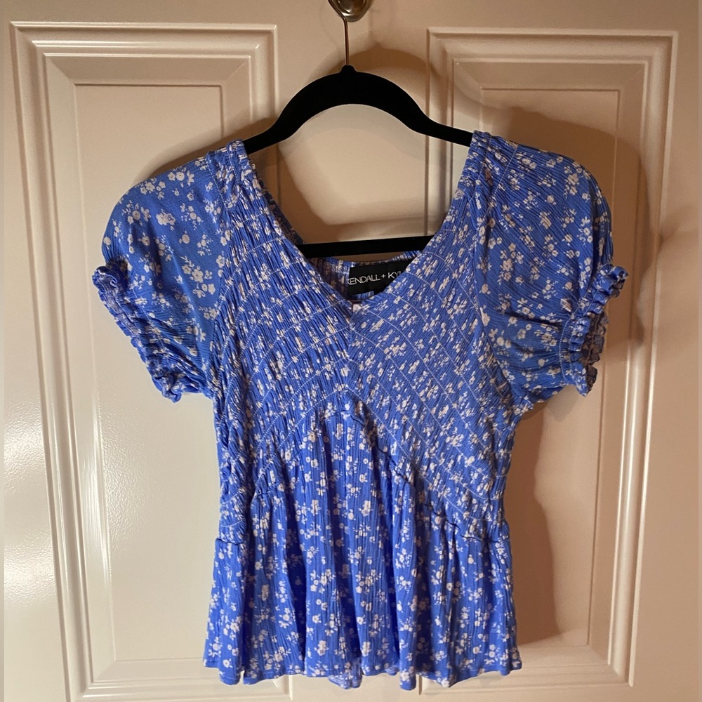 Kendall + Kylie short sleeve shirt